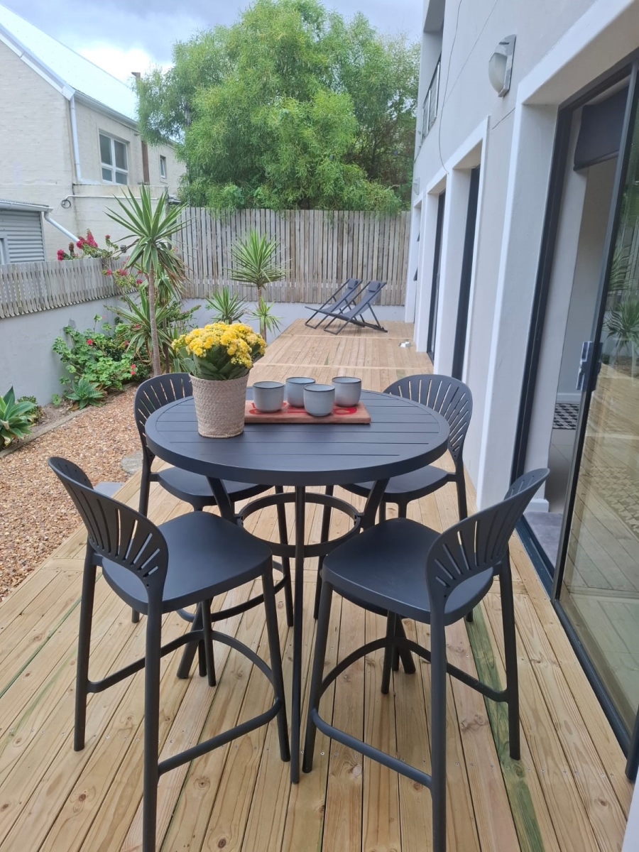 To Let 2 Bedroom Property for Rent in Clovelly Western Cape